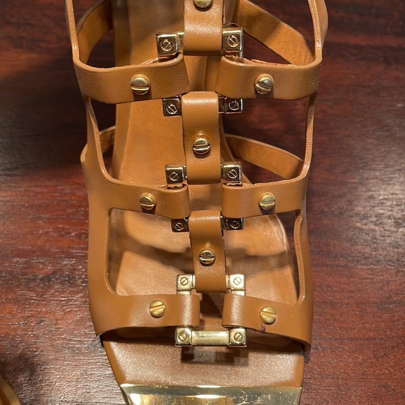 ⛔️ TORY BURCH camel cage pumps with gold accents - Picture 7 of 9